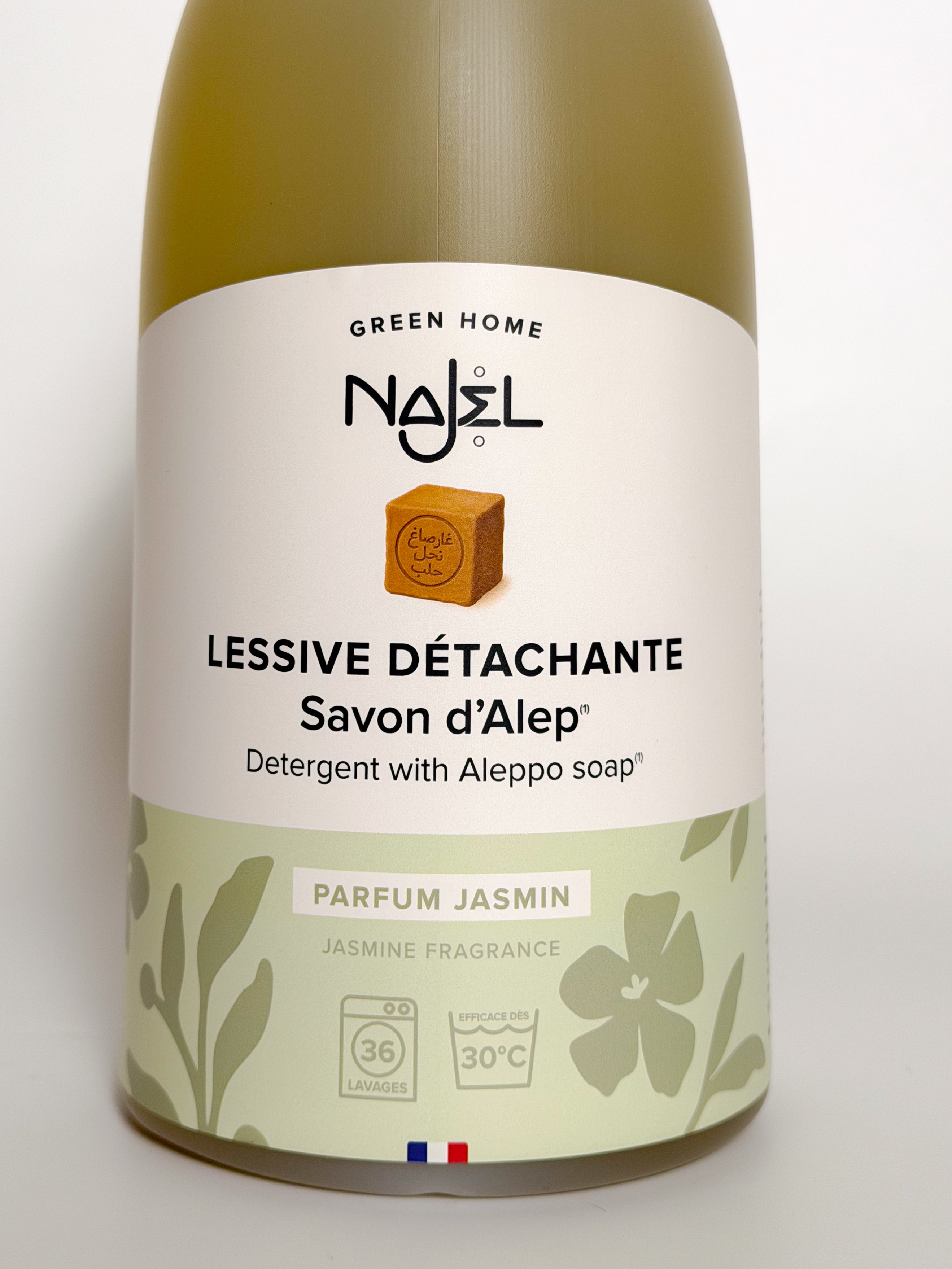 Najel Natural Stain-Removing Laundry Detergent with Aleppo Soap (Jasmine Mild Fragrance), 2L